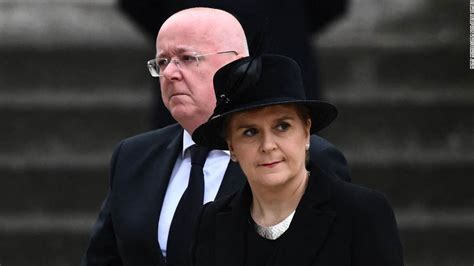 Dejan en libertad a Peter Murrell, esposo de la ex primera ministra de Escocia Nicola Sturgeon, tras ser detenido en investigación por finanzas del partido